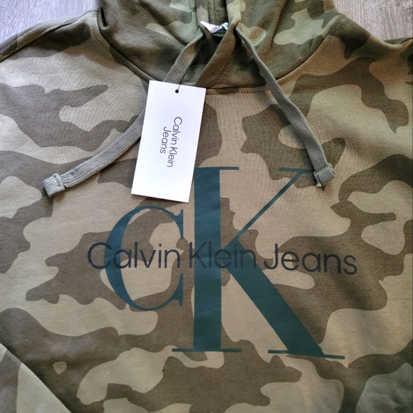 BRAND NEW Calvin Klein Camouflage Logo Hoodie Mens Size XL - Picture 2 of 4